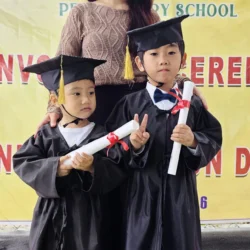 kids-graduation-stage-ceremony