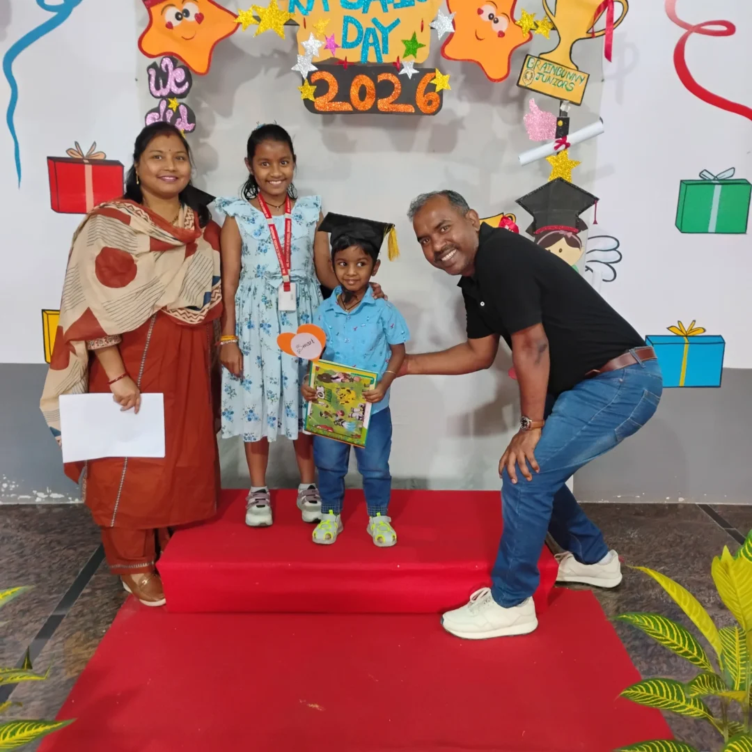 preschool-graduation-stage-decor